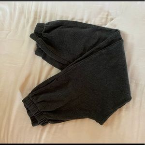 Brandy melville dark gray rosa sweats